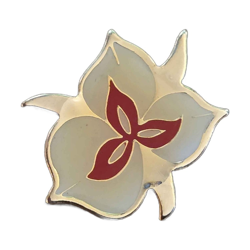Vintage Ontario Canada Trillium Flower Enamel Lapel Vest Hat Pin J1
